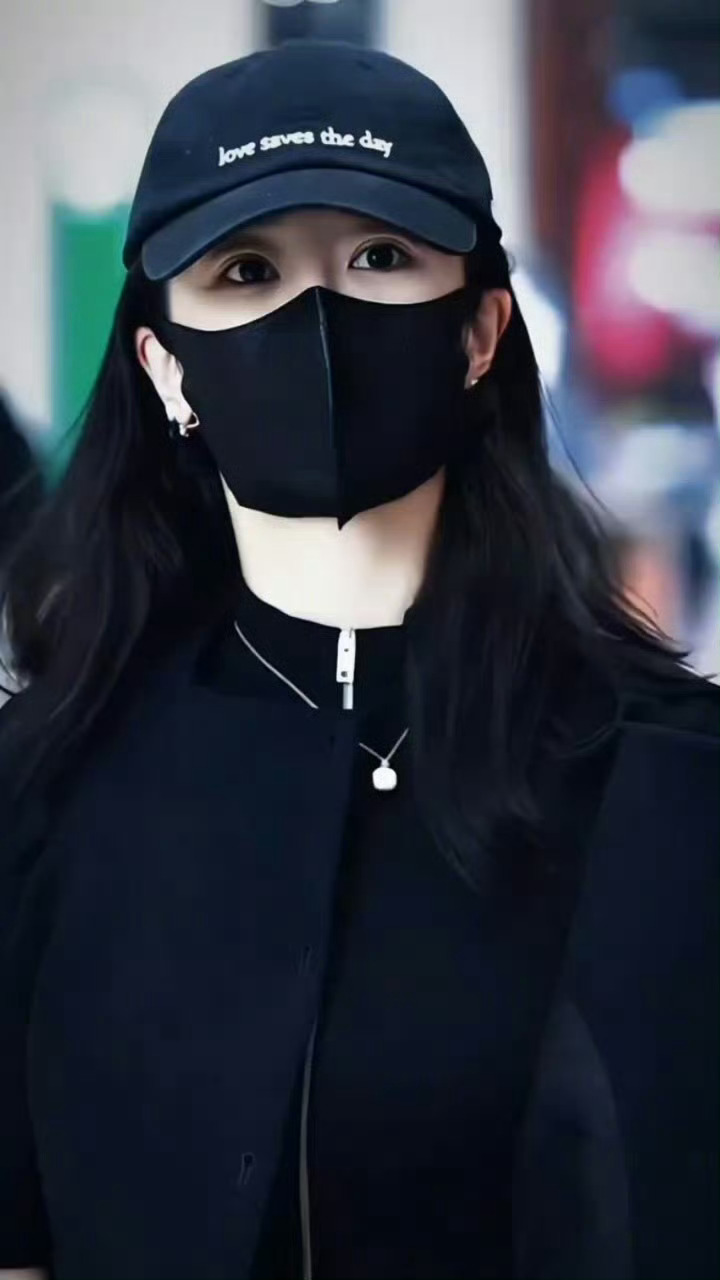 杨紫米兰出发杨紫气场全开，又甜又飒