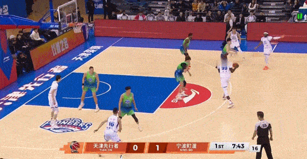 齐发力！哈姆雷特18中11拿34分5助 大卫·詹姆斯12中7砍23分10板CBA