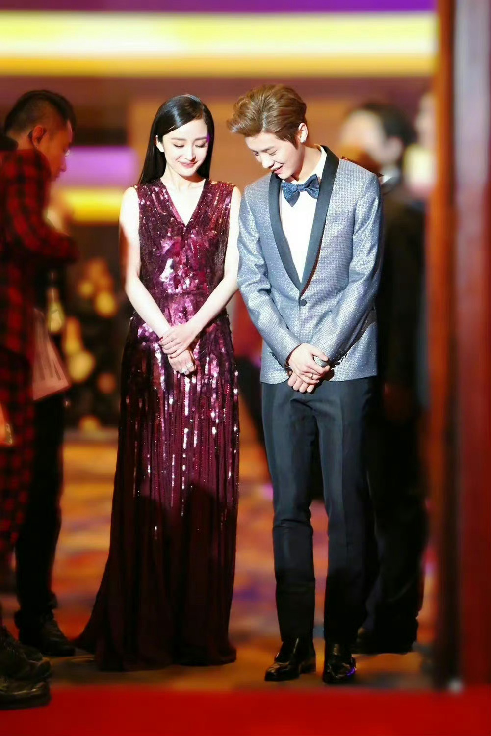 2011年：杨幂凭借电视剧《宫》的大爆获得微博Queen称号，这是她第一次获得该