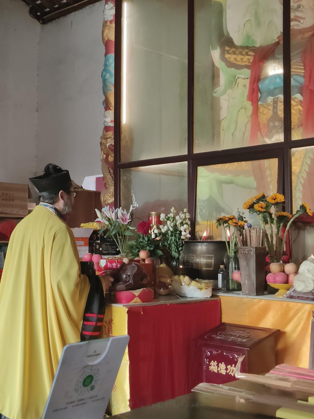 溫江石家廟。供奉王靈官 東岳大帝 三清。