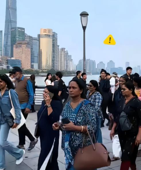 国家的百年大计，绝不能毁在一群蛀虫手里！现在只要一提 "国际化"、"与国际接轨"