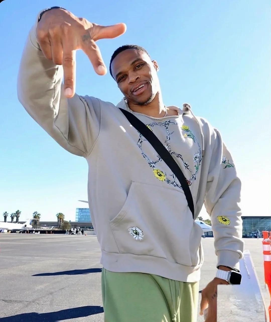 Russell Westbrook🎽
阳光开朗大男孩[吐舌]NBA球星穿搭 美