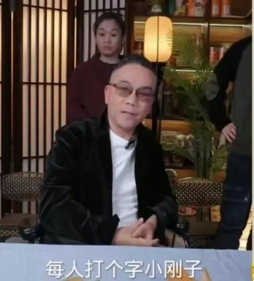 杨议直播间怒怼郭德纲，直呼“小缸子”忘恩负义！
从7月份海河边第一次直播开始杨议