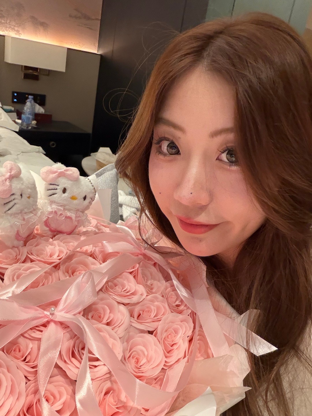 w哥送我的情人节礼物因为前两天我说这个散粉我用完了，他不知道我自己也给自己买了一