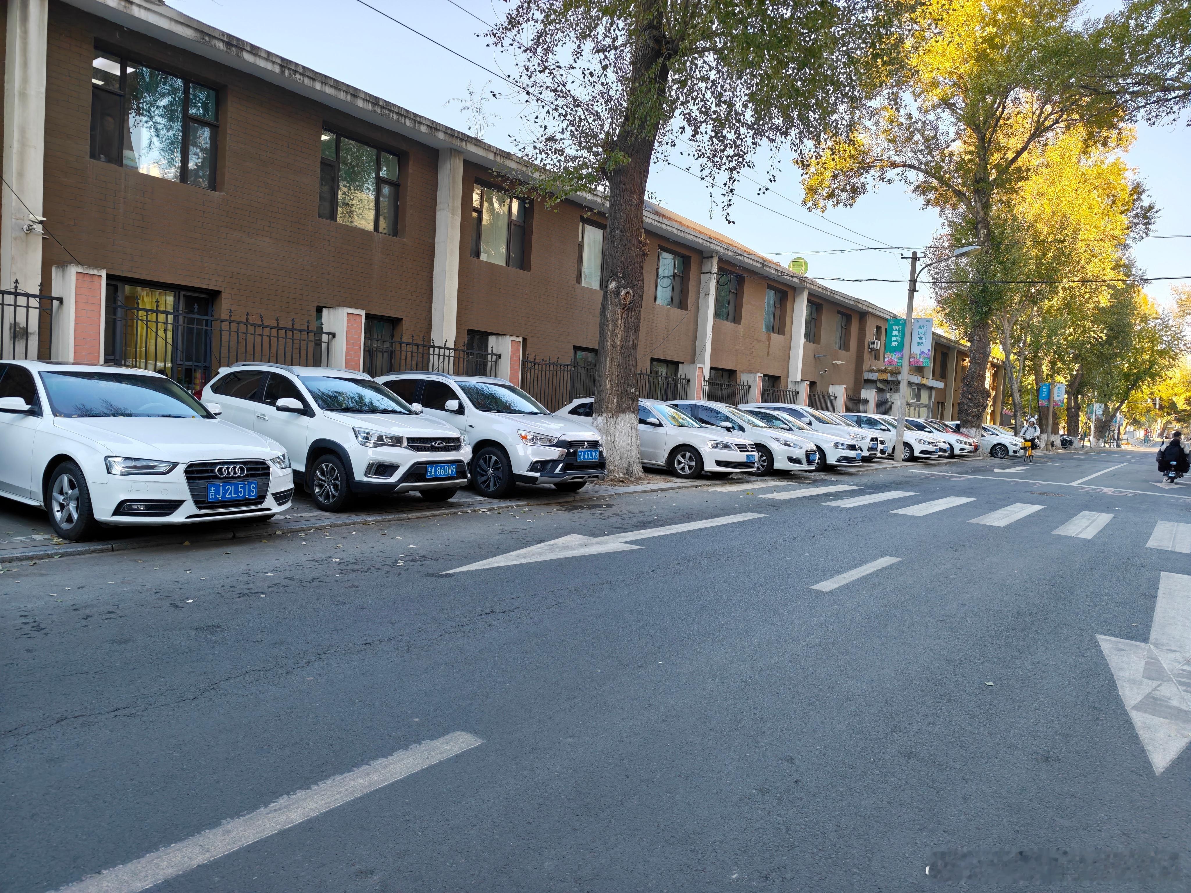 白车真受欢迎呀77%=17/22 ​​​