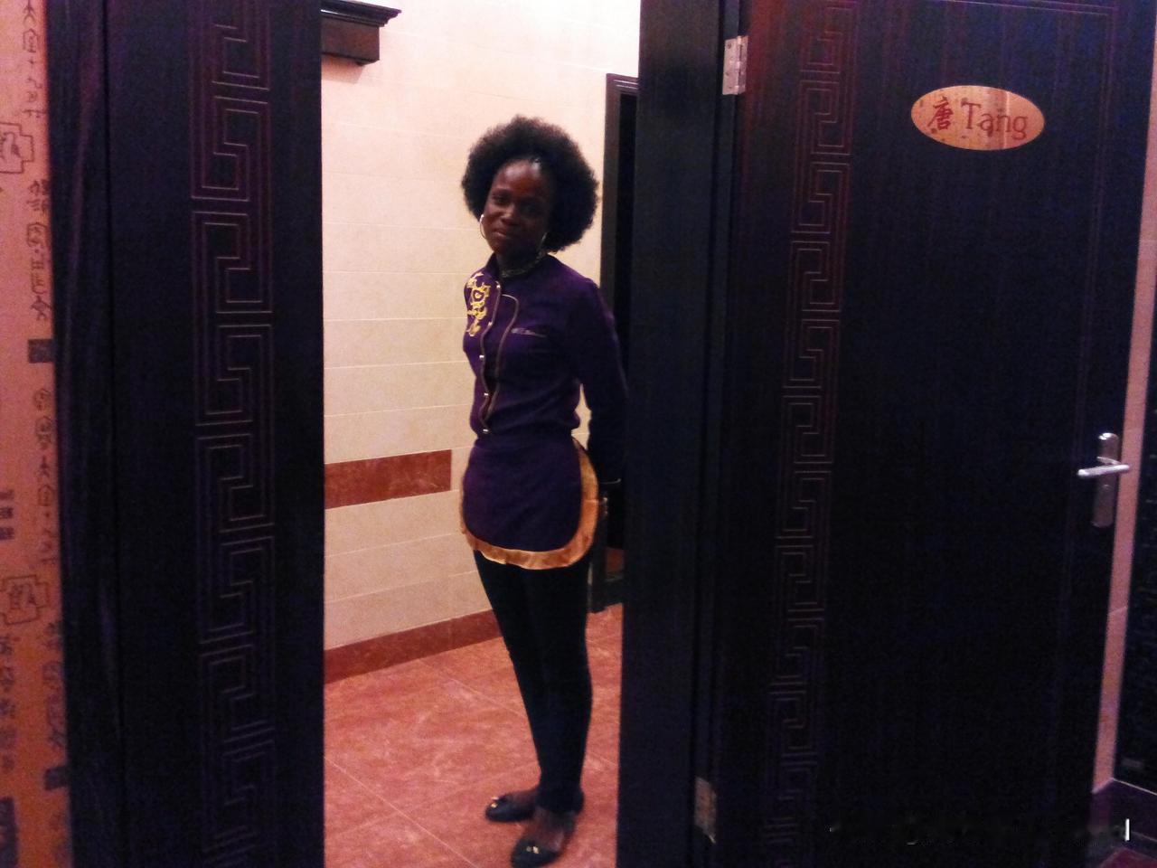 #以色列为何不在非洲买块地建国#
寄生虫肯定要寄生到有营养的地方或特种上，非洲这