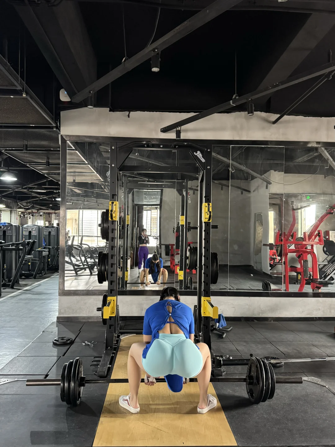 健身房里跑起来，谁是焦点