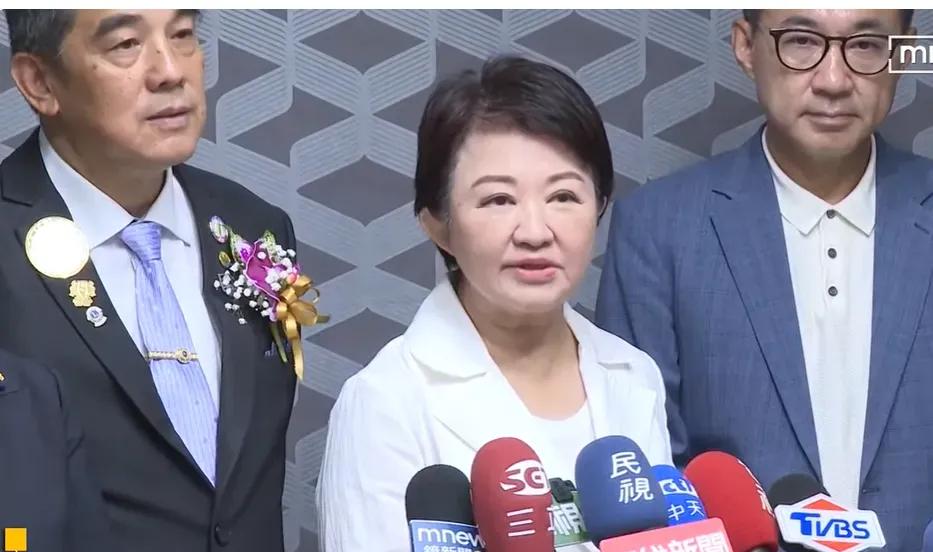 卢秀燕正式宣布不参选国民党主席。真的让人看不起。请2028年也不要代表国民党出战