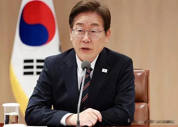 李在明拒绝出席九三阅兵？韩国特使团紧急访华传递“求和”信号！
 
九三阅兵的彩排