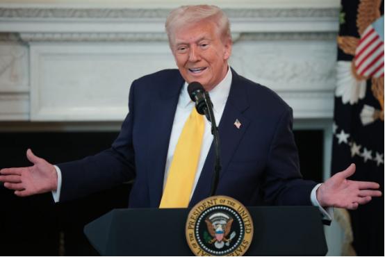 支持率大跌，特朗普真要凉了？中期选举一旦败了，任期或提前结束、

最近美国民调让