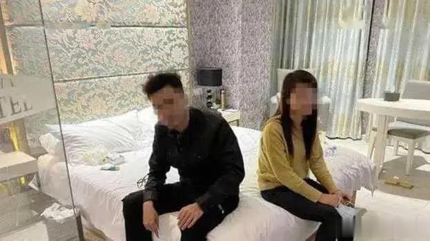 事情发生在2020年9月18日晚，原告张某伙同案外人李某某、苏某。通过微信沟通，