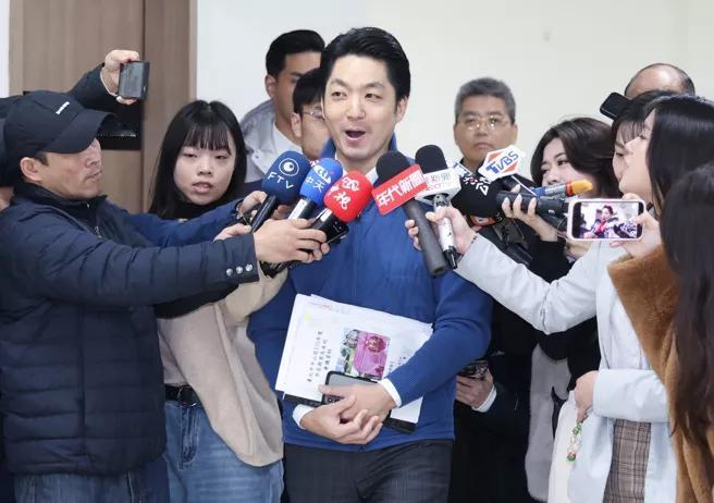 赖清德2026年1月1日发表元旦谈话，谈到蓝白提弹劾赖清德议题，赖表示蓝白委席次