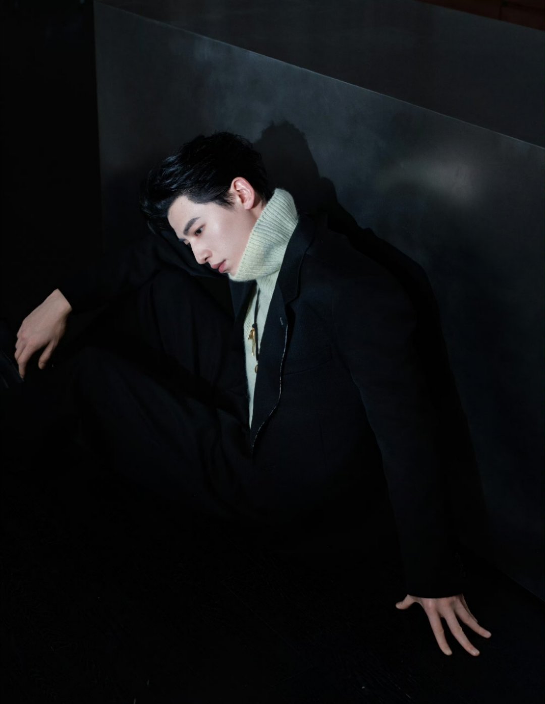 帅哥回归现代人啦，辛云来毛衣啥味的