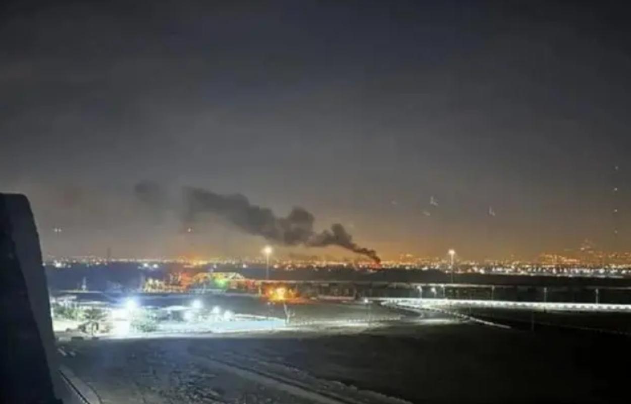 以色列终于发动了对伊朗的袭击，据称袭击了伊朗境内数十个战略目标。虽然早前传出了袭