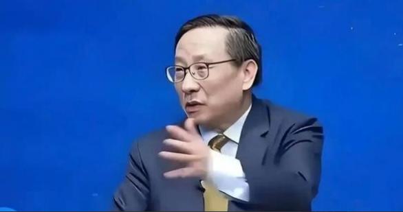 万斯暗示中国：不接受关税就考虑战争！高志凯国际辩论一句话怼到他哑口无言

202