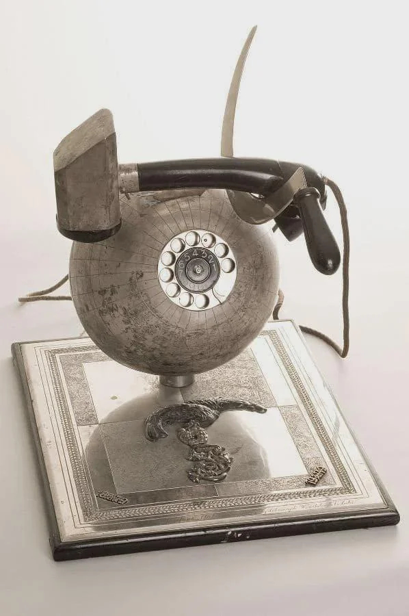 1949年，波兰工人赠予约瑟夫·斯大林七十岁寿辰的电话机。 