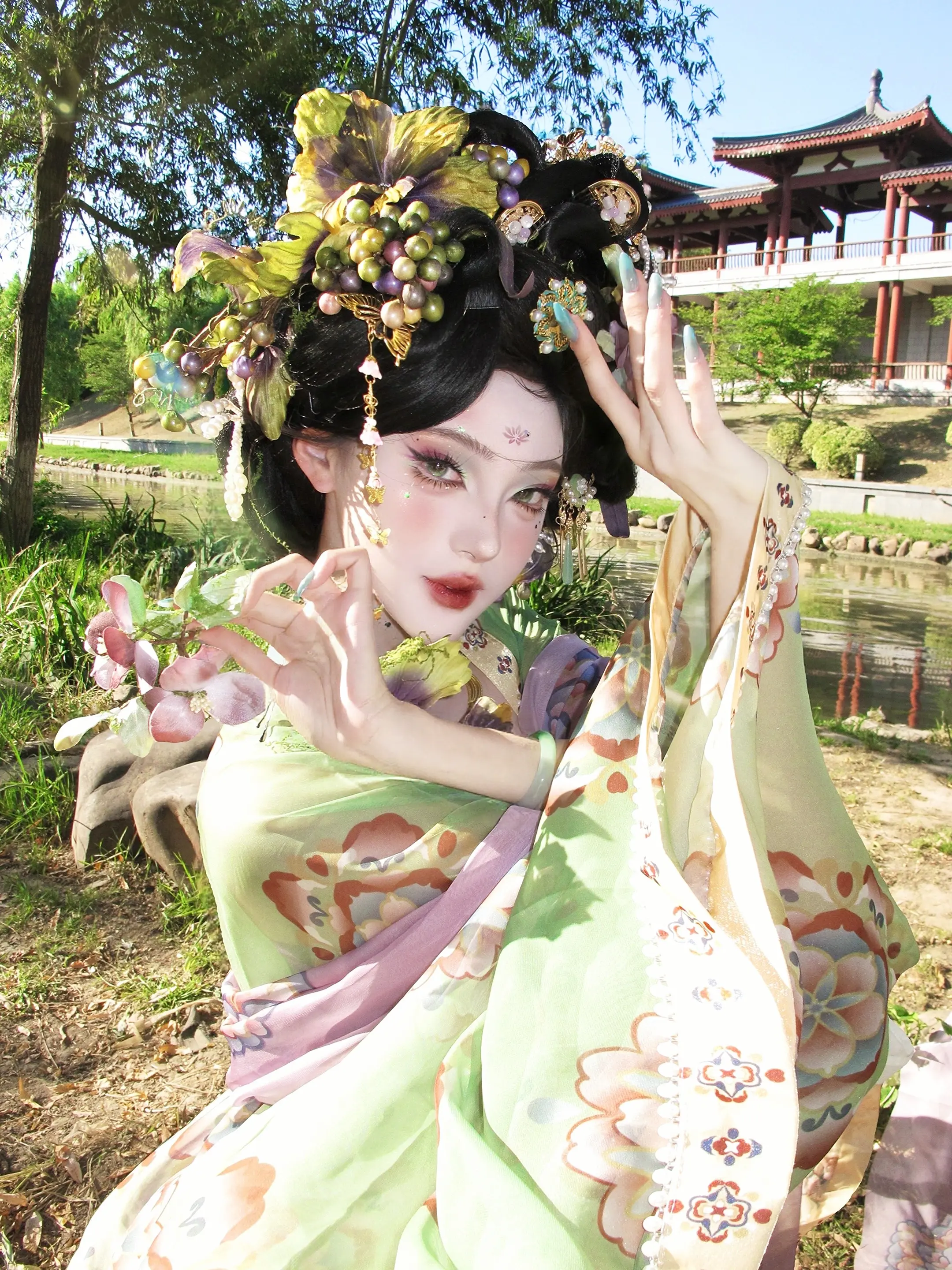 “天上葬神仙，一死玉山前”