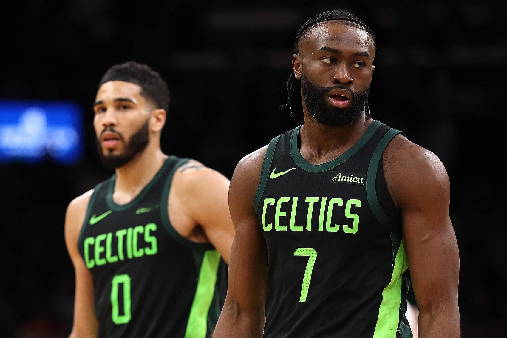 凯尔特人微速递 NBA常规赛，凯尔特人120-112力克太阳。此役，杰伦·布朗出