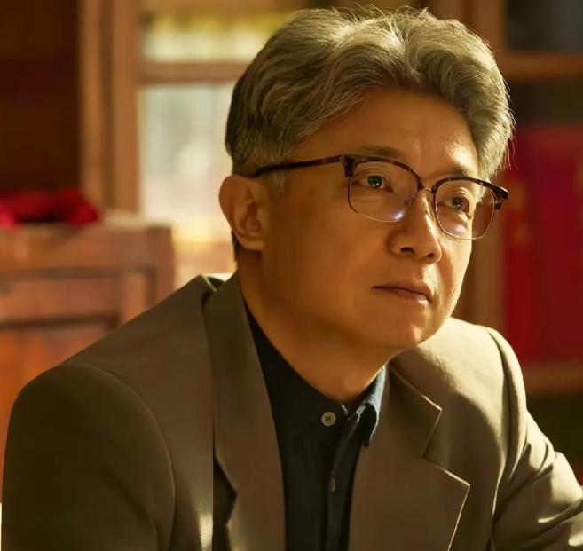 2026年，记者问北影院长扈强:“你最近是不是有点缺钱？拍剧拍得很勤快，最近热播