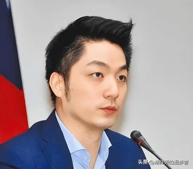 记者问蒋万安：你是台湾人还是中国人？蒋万安的回答出乎预料。他说：我是台湾人，是台