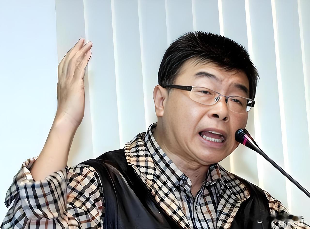 邱毅这话太解气！台海哪来的“12海里”？台当局纯属瞎咋呼
 
“演习都进12海里