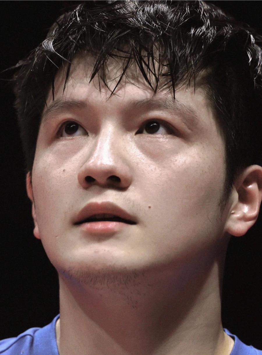 樊振东这届全运会10战10胜！
第十二届：男团冠军🥇男双冠军🥇男单亚军🥈 