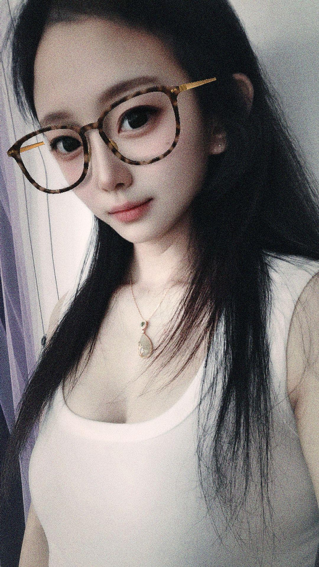 “我就说不能老熬夜吧 听偏爱都有幻觉了”