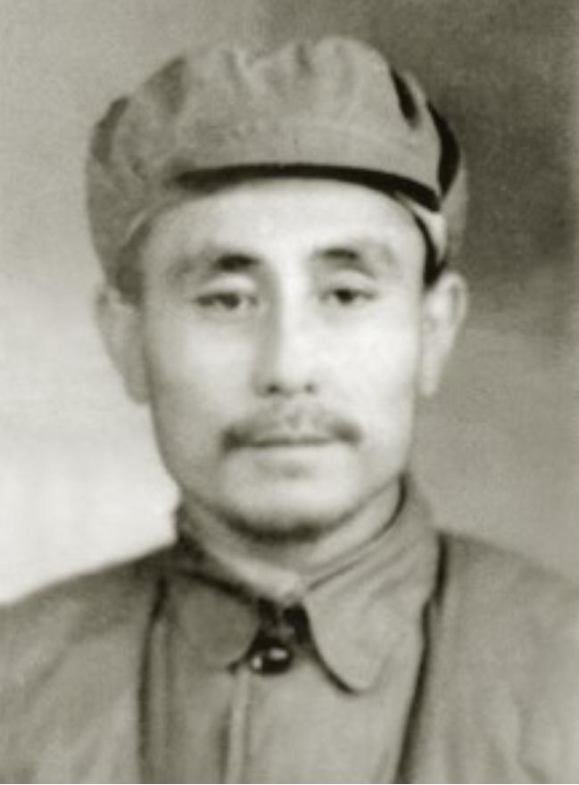 王迫悟，(1914-1977) ，原名王学荣。新泰县(今新泰市)西南关村人。早期