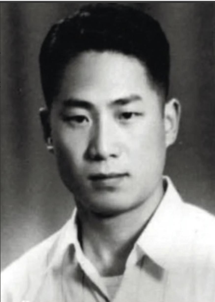 1948年，陈然正销毁文件，火还没灭，门就被撞开了！特务冲进来那一刻，他手里还攥