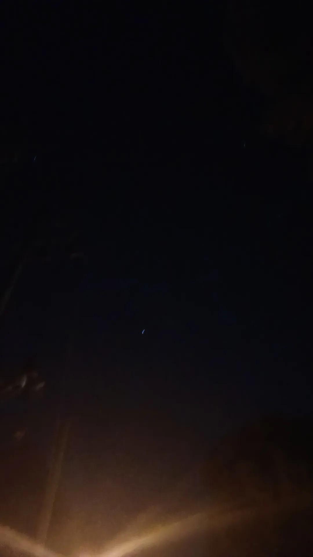 一闪一闪亮晶晶，满天都是小星星。
这是我对抗抑郁症的不知道多少天了，不知道我能不