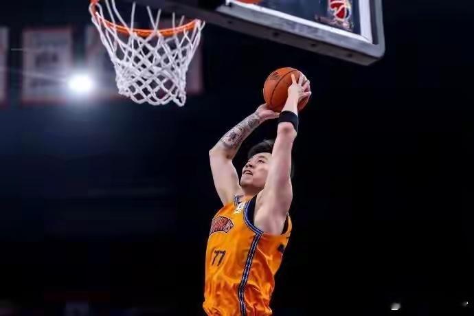 上海男篮CBA常规赛23连胜收官北京时间4月24日，2025-2026赛季CBA