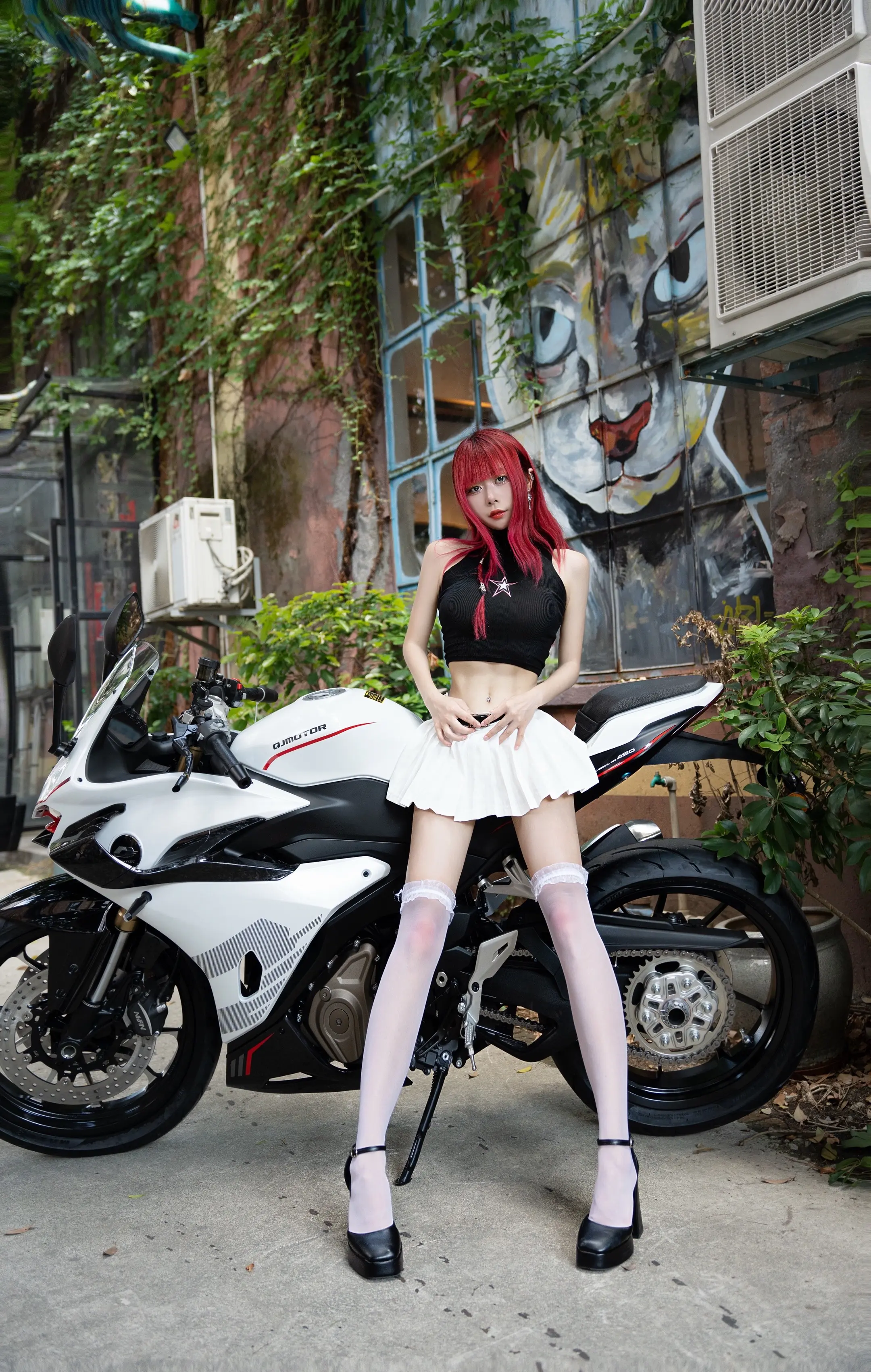 不知道 反正我的身材很曼妙