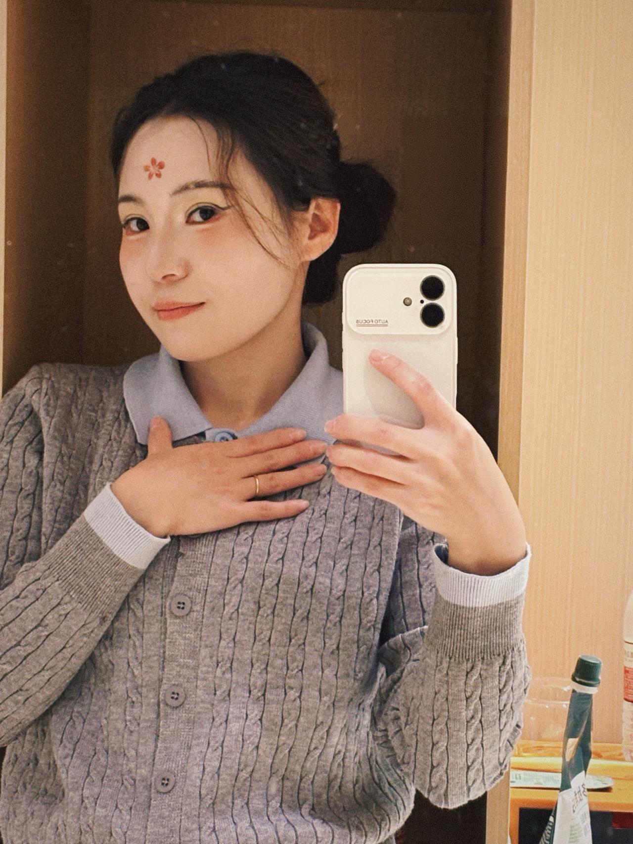 超级喜欢这件假两件毛衣，柔软舒适！