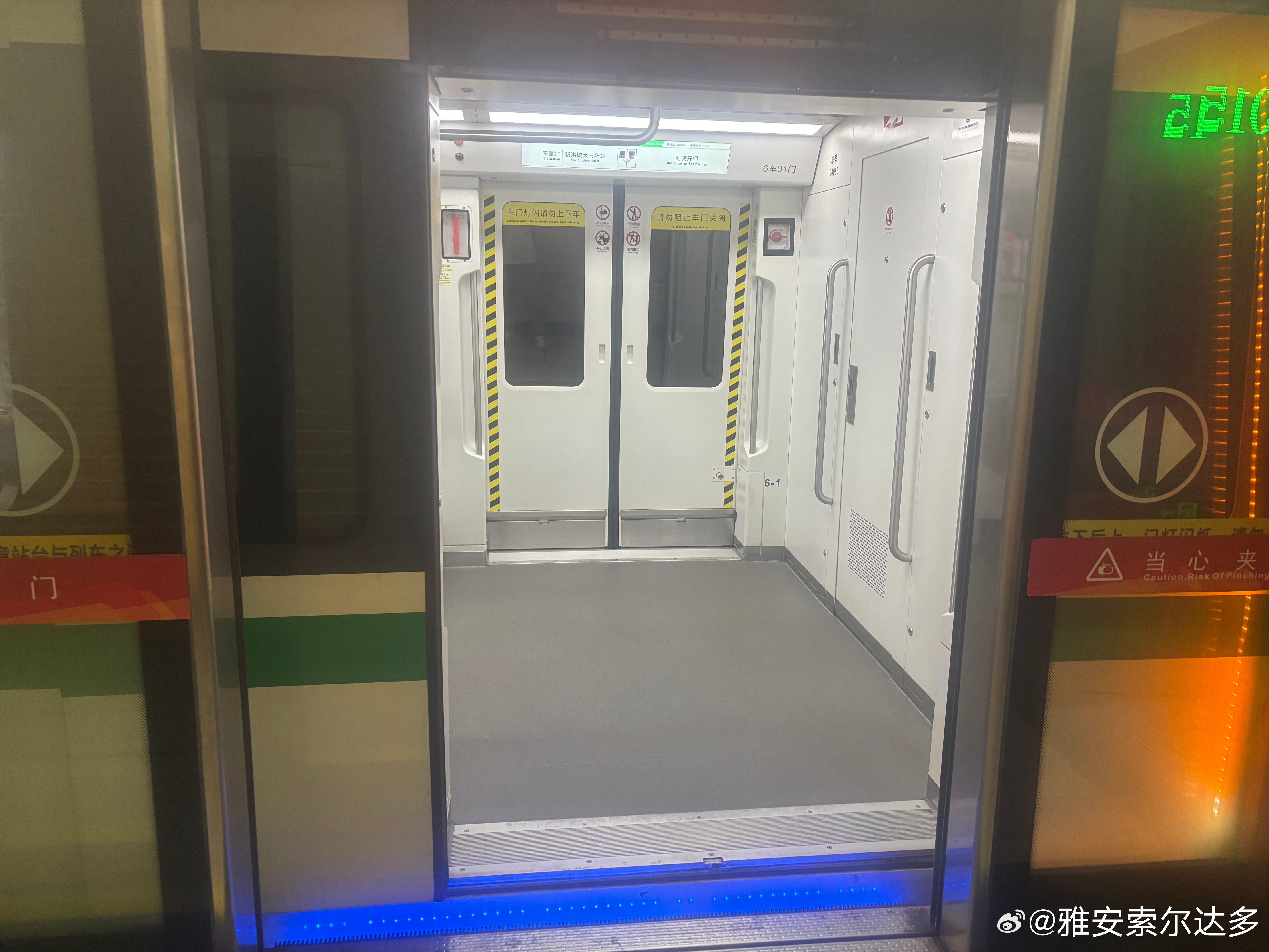 上个月去了一趟洪都，又解锁一个新的城市。我一直以为只有厦门才跟“鹭”有关联，没有