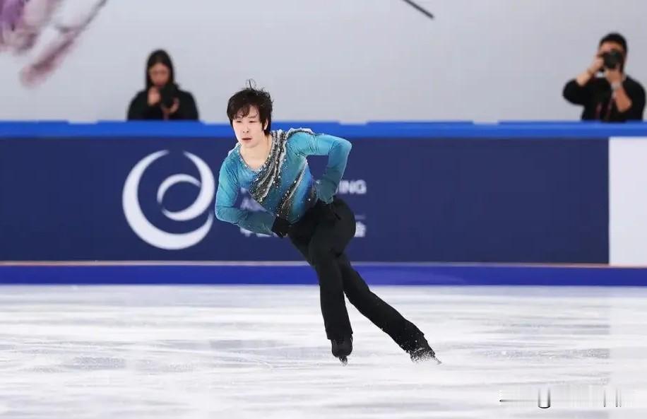 全国花样滑冰锦标赛进行了男单短节目的比拼，金博洋以近乎完美的发挥，以92.55分