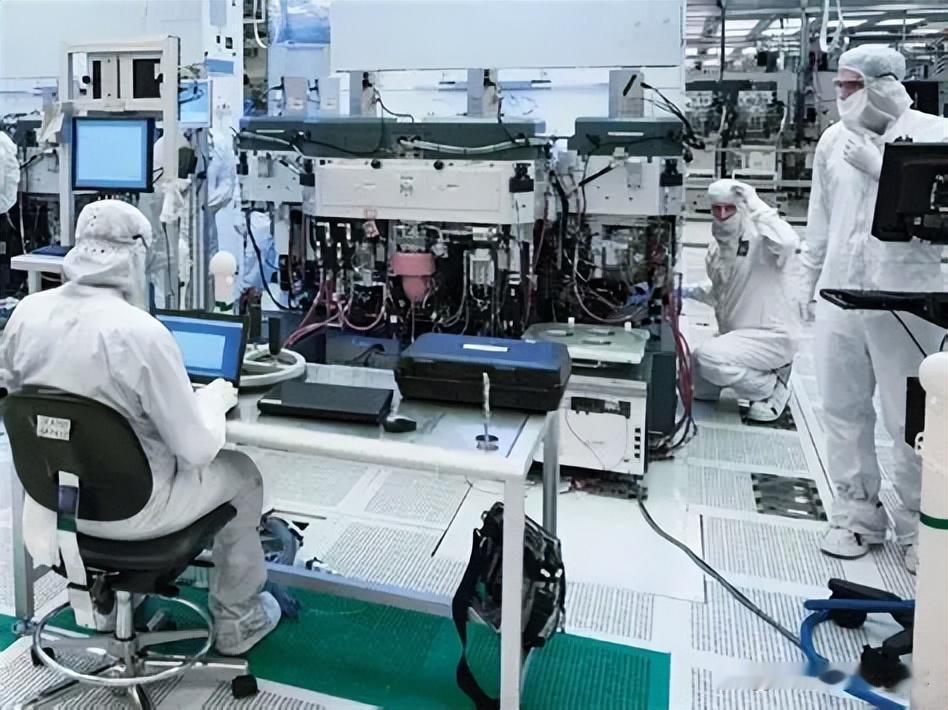 三星、台积电“全都叛变了”？真相是：他们只是关掉不赚钱的老产线，把重心拉回亚洲，