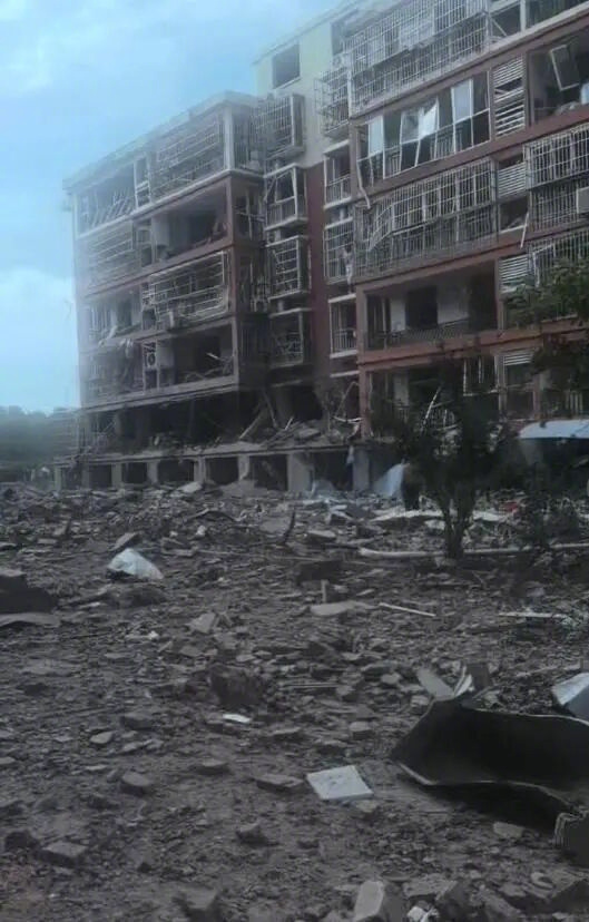 山东临沂小区爆炸附近居民发声【临沂一小区突发爆炸，屋内住有“待拆迁人员”】8月2