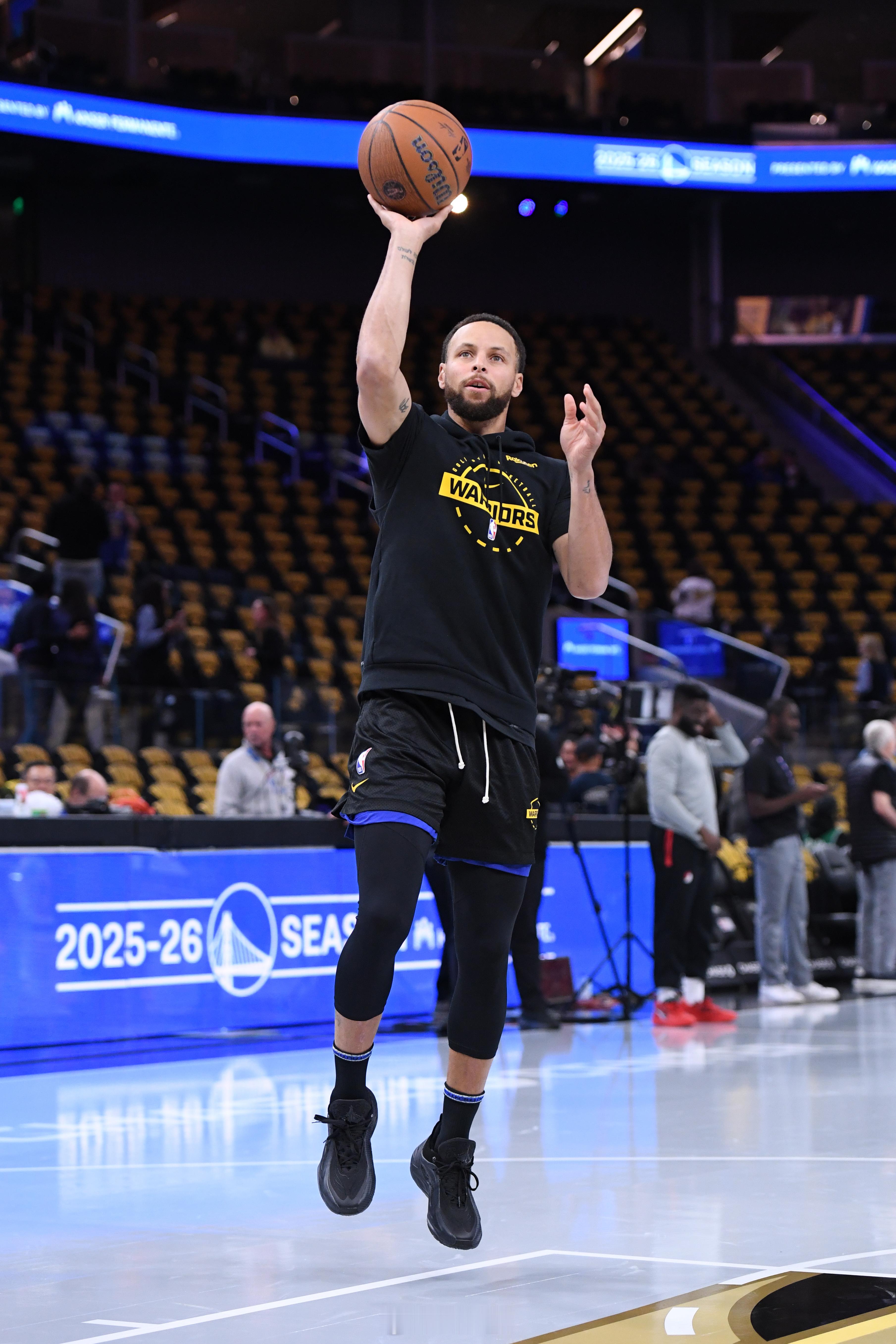 历史性一刻：库里今日上脚李宁JB4 蝙蝠侠黑色真够帅的 