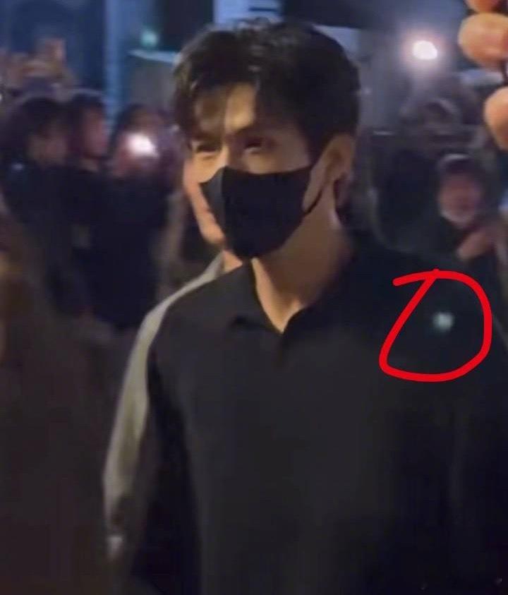 王安宇粉丝向《想把你和时间藏起来》剧组维权，说王安宇下班时被人用激光笔照射 王安