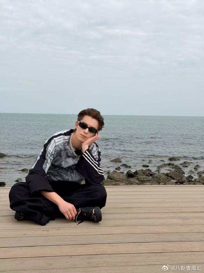 谁给王鹤棣拍的照 破案了！是我们月子沈月，拍得也太会了亲爱的客栈