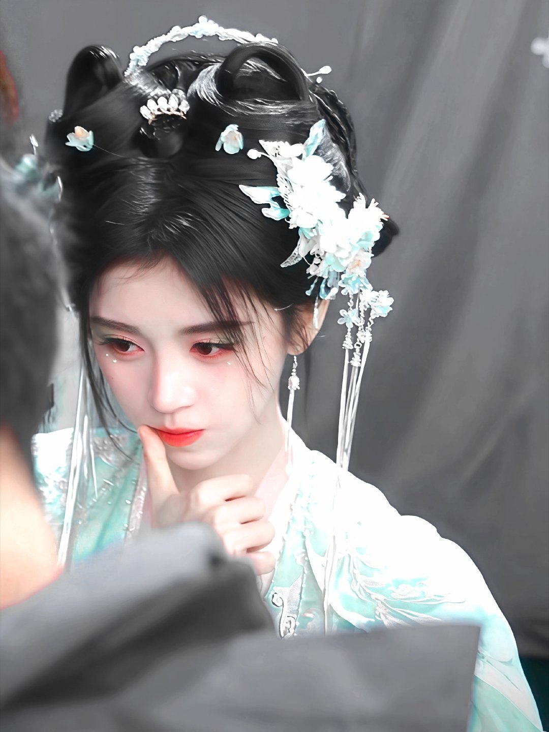 jjy鞠婧祎姜黎非jjy鞠婧祎千香冬天手好冷 想伸进你们的钱包里˵0𖥦0˵