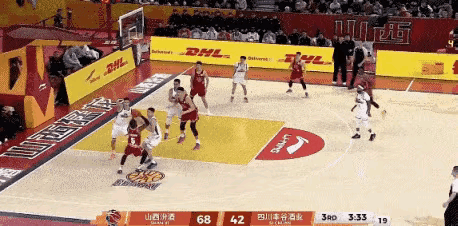 迪亚洛霸气隔扣杨文学折射出的差异化文化。第一，迪亚洛屡屡暴扣的正面意义。他给CB