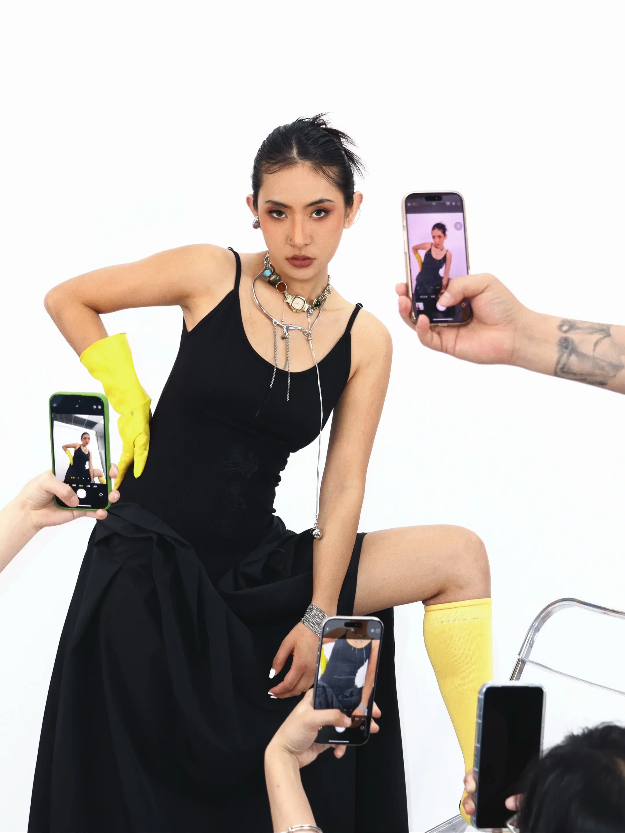 芭莎派对狂欢节。时尚芭莎