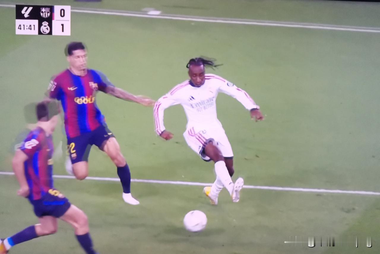 皇马和巴萨的国家德比——比球星的发挥

完全称得巅峰对决，从双方教练的排兵布阵，