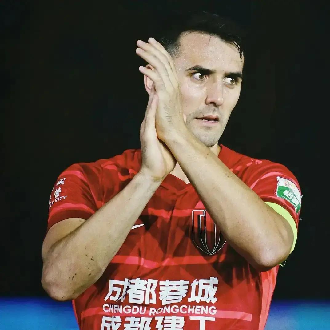 挣钱这事儿，有时候真不怕神一样的对手，就怕猪一样的队友
周定洋这一波操作，估计连