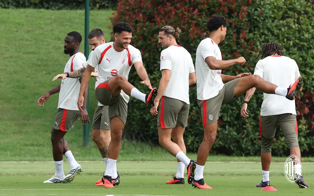 【训练组图】 🔴⚫️ 欧国联 第一轮赛前最后一堂训练课。💪🏻semprem