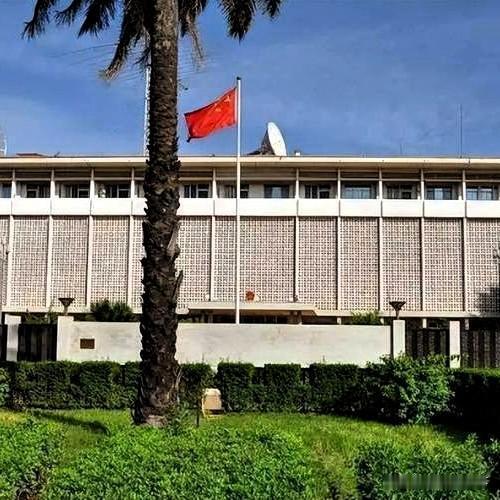 【紧急！我驻菲使馆喊你立刻远离海边】

就在刚刚，中国驻菲律宾大使馆发布紧急提醒