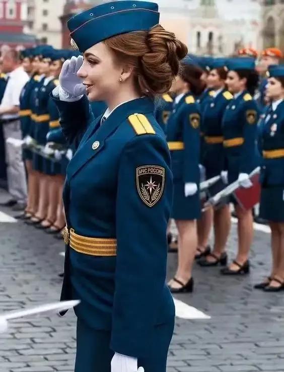  
把这些巾帼英雄女中豪杰派到乌克兰战场，早赢了！
要啥坦克，要啥导弹，完全不需