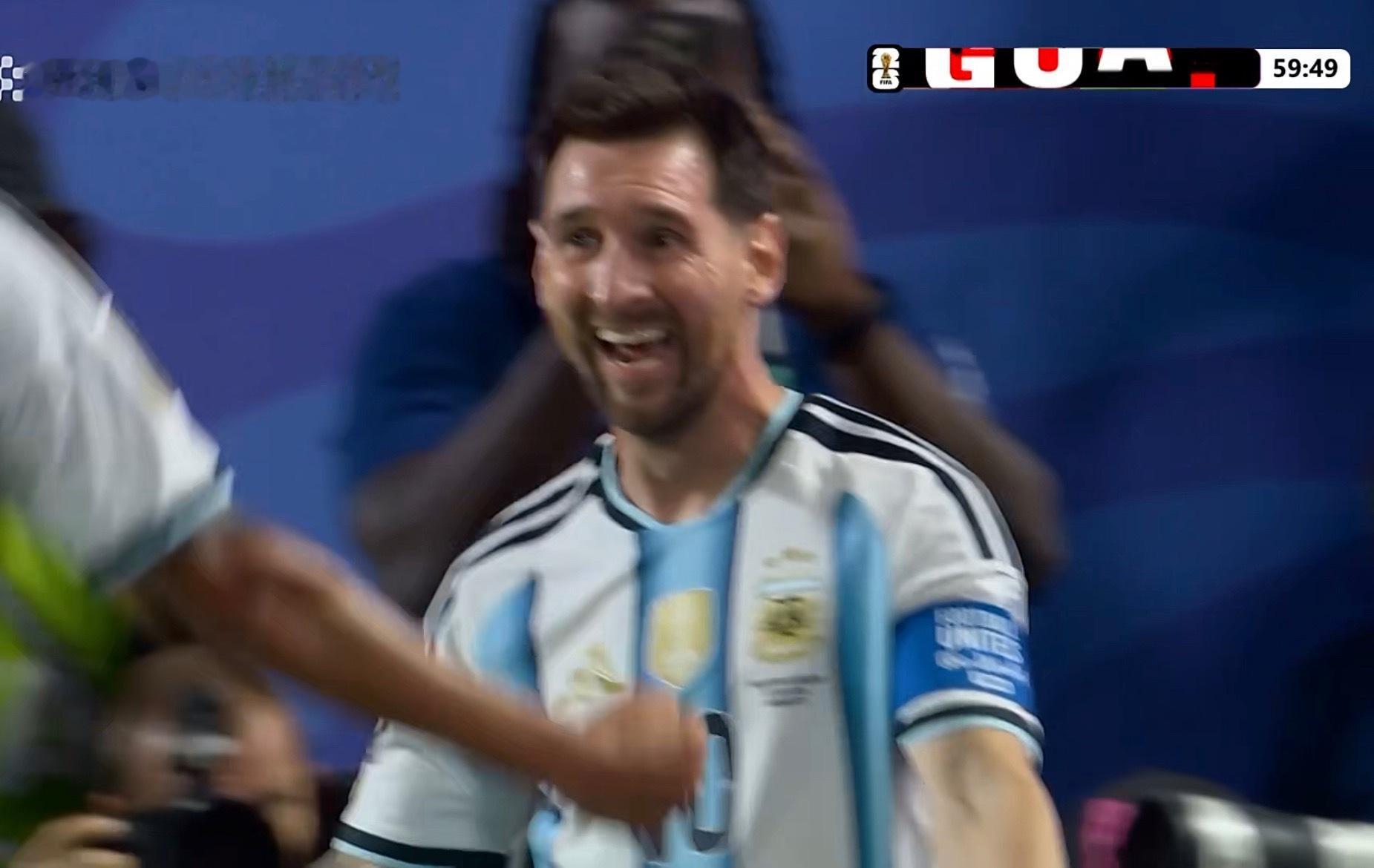 梅西又进了，梅开二度！2-0！ 