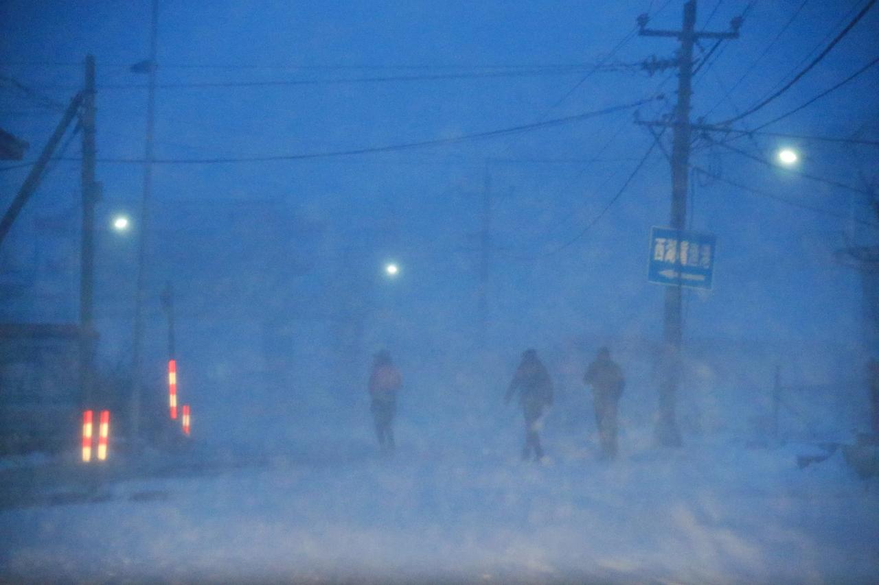 大暴雪！预警升级！8省区79个路段封闭！
全国首场寒潮强势来袭，大风、降温和雨雪